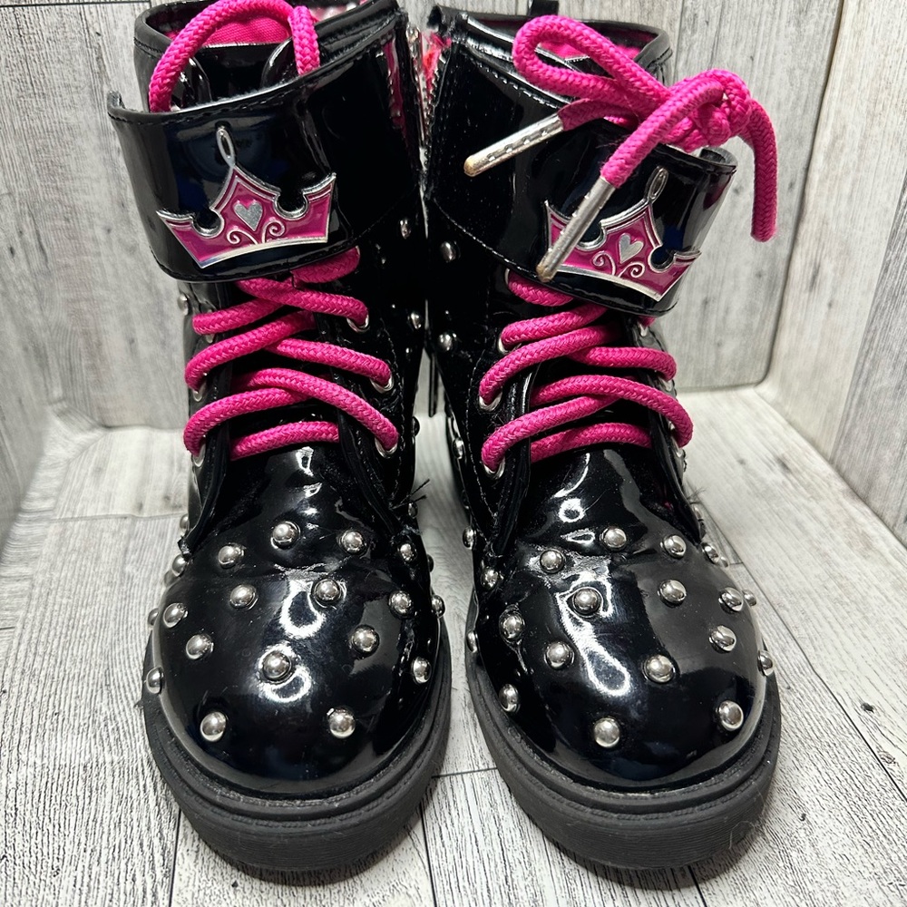 Mini mouse boots